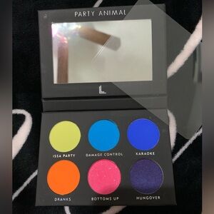🎁Free Laura Lee party animal eyeshadow palette
